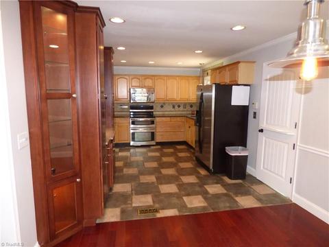 2147 Rivermeade Dr, High Point, NC 27265 photo 6