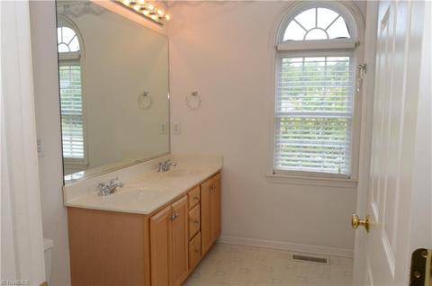 887 Eli Moore Ct, High Point, NC 27265 photo 3