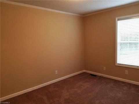 1075 Shady Ln, Pinnacle, NC 27043 photo 14