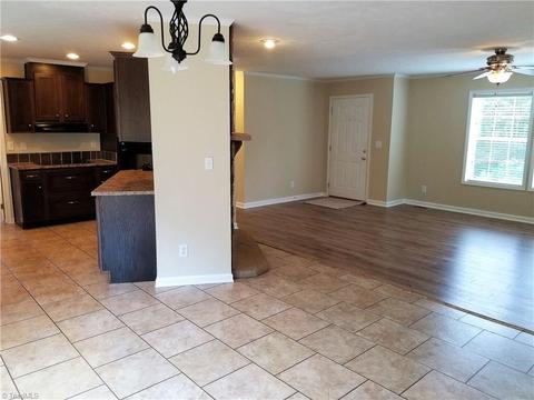 1075 Shady Ln, Pinnacle, NC 27043 photo 7