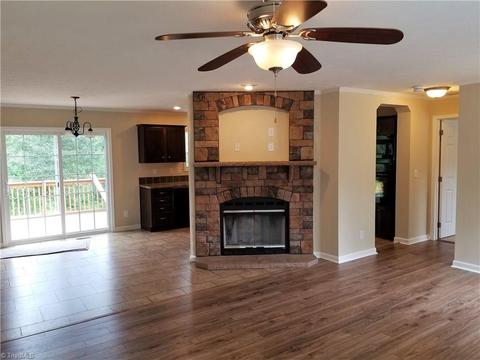 1075 Shady Ln, Pinnacle, NC 27043 photo 5