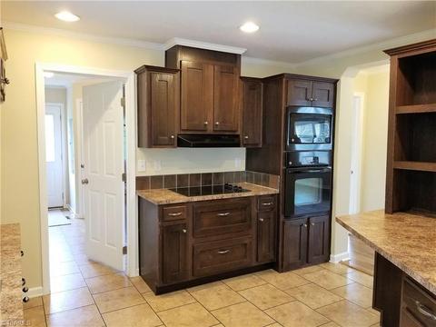 1075 Shady Ln, Pinnacle, NC 27043 photo 3