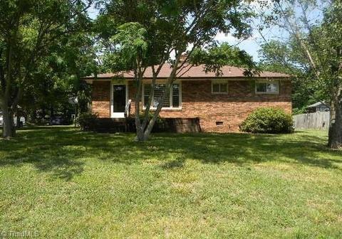 1006 Roach St, Mayodan, NC 27027 photo 4