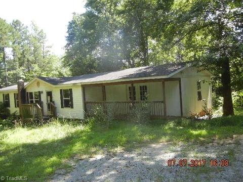 6250 Hideaway Ln, Trinity, NC 27370 photo 4