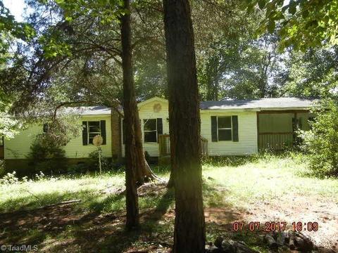 6250 Hideaway Ln, Trinity, NC 27370 photo 1