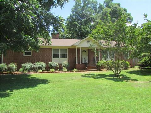 5784 Oak Knoll Dr, Trinity, NC 27370 photo 2