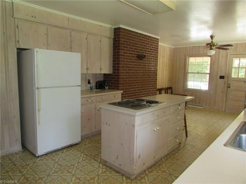 5784 Oak Knoll Dr, Trinity, NC 27370 photo 4