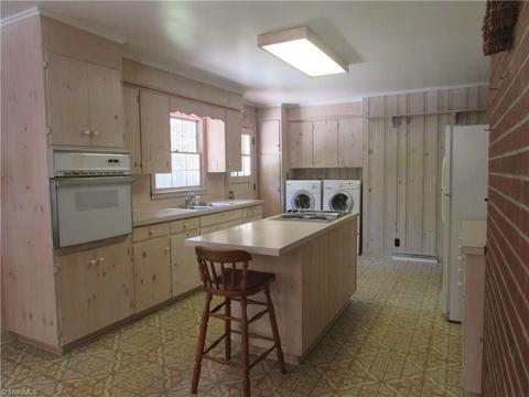 5784 Oak Knoll Dr, Trinity, NC 27370 photo 3