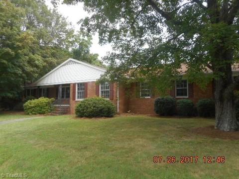 204 Hampton Dr, High Point, NC 27265 photo 1