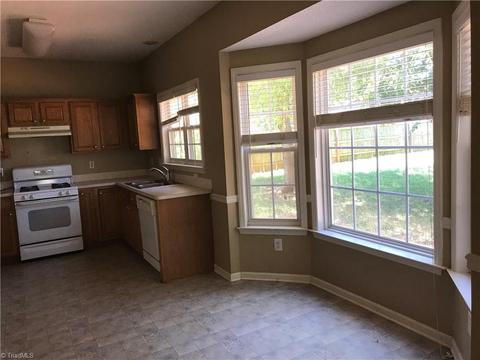 132 Willow Bend Dr, King, NC 27021 photo 4