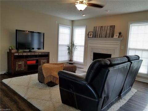 1401 Suncrest Dr, High Point, NC 27265 photo 5
