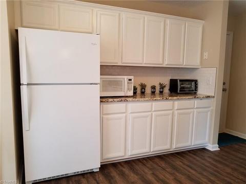 1401 Suncrest Dr, High Point, NC 27265 photo 9