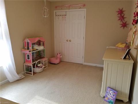 1401 Suncrest Dr, High Point, NC 27265 photo 15