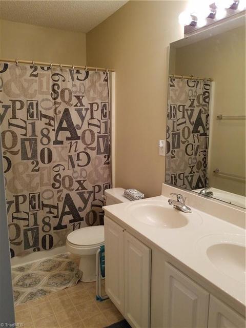 1401 Suncrest Dr, High Point, NC 27265 photo 16