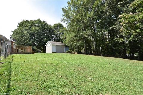 1121 Foxtrot Ct, King, NC 27021 photo 11