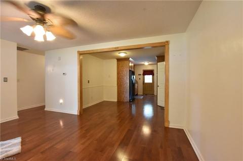 1121 Foxtrot Ct, King, NC 27021 photo 3
