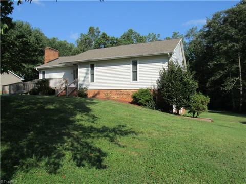 428 White Rd, King, NC 27021 photo 2