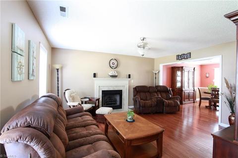 112 Stapleton Way, High Point, NC 27265 photo 3