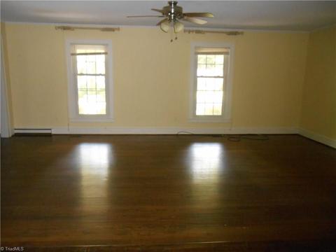 604 Pine St, Dobson, NC 27017 photo 7