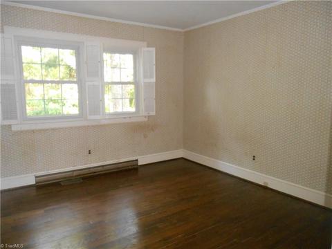 604 Pine St, Dobson, NC 27017 photo 10