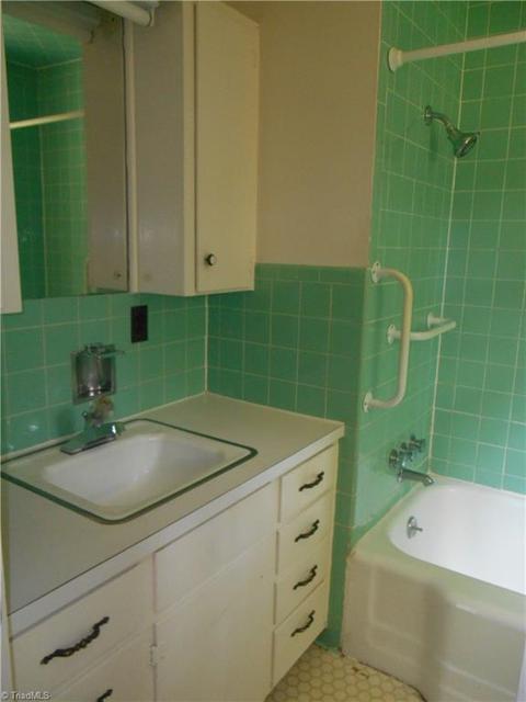604 Pine St, Dobson, NC 27017 photo 14