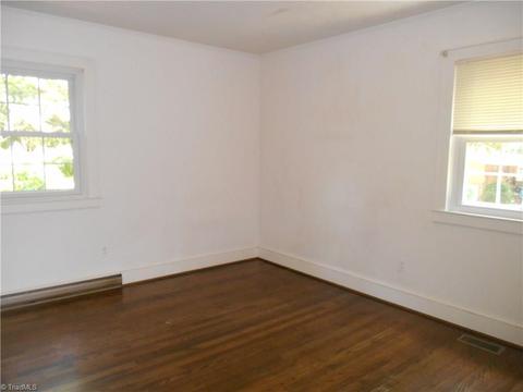 604 Pine St, Dobson, NC 27017 photo 11