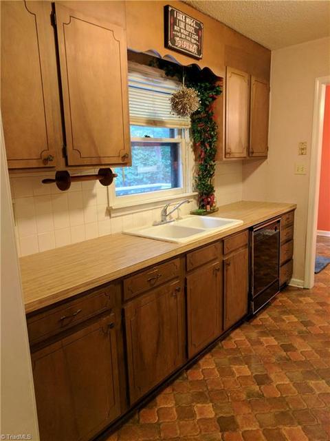 114 Matts Pl, Advance, NC 27006 photo 8