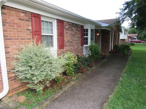 105 Rolling Green Ln, King, NC 27021 photo 8