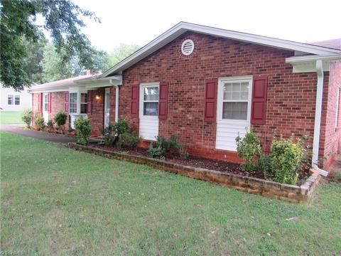 105 Rolling Green Ln, King, NC 27021 photo 3