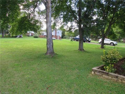 105 Rolling Green Ln, King, NC 27021 photo 7