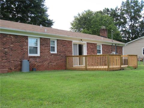 105 Rolling Green Ln, King, NC 27021 photo 6