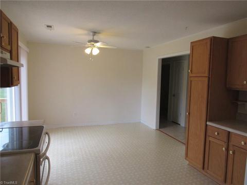 105 Rolling Green Ln, King, NC 27021 photo 16