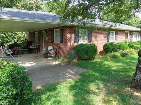 733 E Us Highway 52 Byp, Pilot Mountain, NC 27041 photo 5