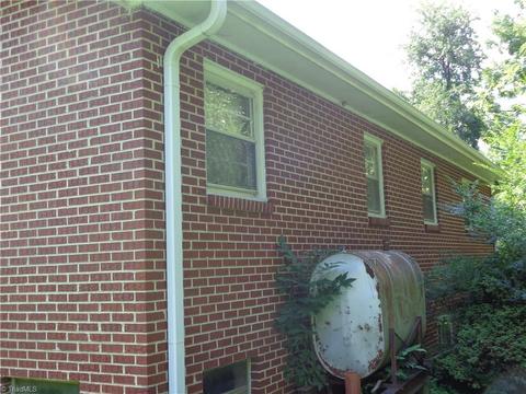 733 E Us Highway 52 Byp, Pilot Mountain, NC 27041 photo 3