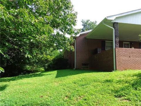 733 E Us Highway 52 Byp, Pilot Mountain, NC 27041 photo 7