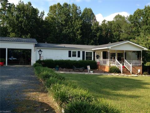 6160 Asheton Dr, Trinity, NC 27370 photo 1