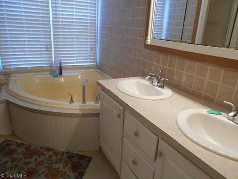 540 Barnes Rd, Eden, NC 27288 photo 10
