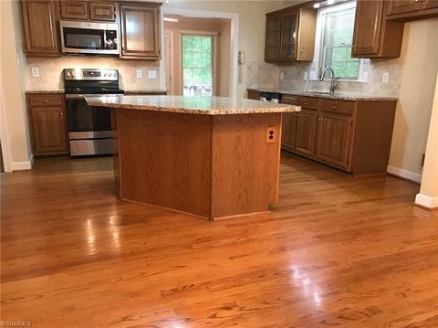 3402 Rolling Rd, High Point, NC 27265 photo 4