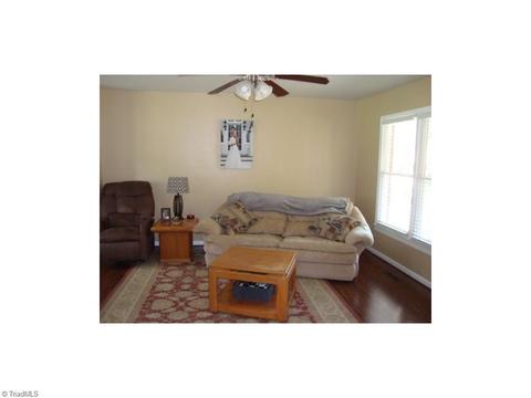 128 Long St, Mayodan, NC 27027 photo 8
