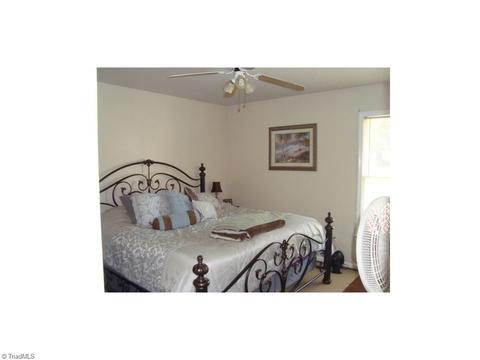 128 Long St, Mayodan, NC 27027 photo 10