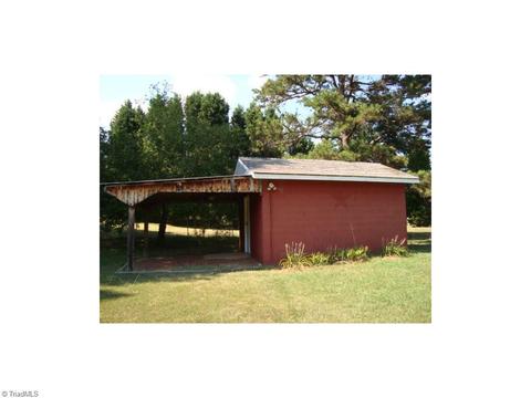 128 Long St, Mayodan, NC 27027 photo 5