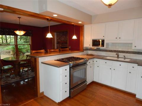 134 Eldridge Ln, State Road, NC 28676 photo 9
