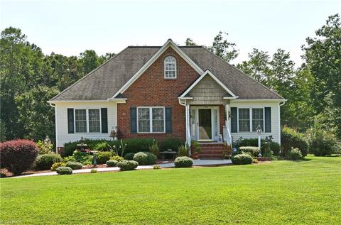 351 Ada Ln, Clemmons, NC 27012 photo 1