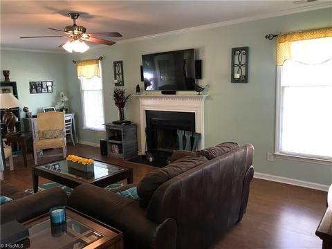206 Winfield Dr, King, NC 27021 photo 3