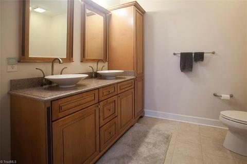 2106 Candelar Dr, High Point, NC 27265 photo 11