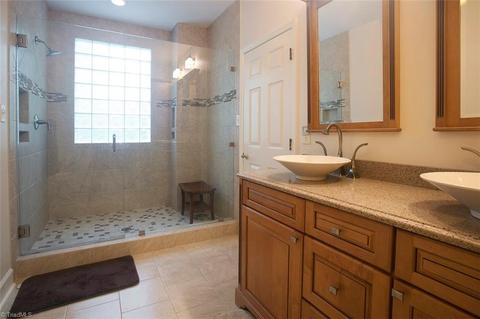2106 Candelar Dr, High Point, NC 27265 photo 12