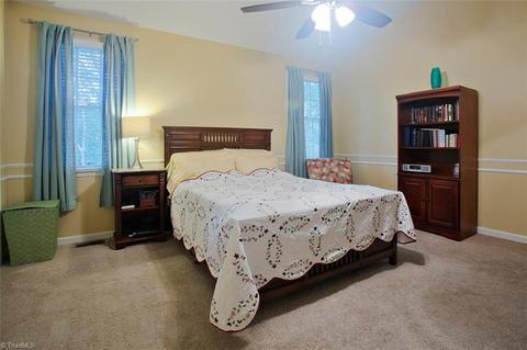2106 Candelar Dr, High Point, NC 27265 photo 10