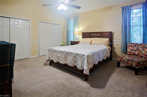 2106 Candelar Dr, High Point, NC 27265 photo 9