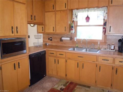 518 Butner Rd, Pinnacle, NC 27043 photo 4