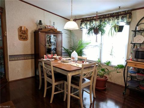 113 Hayes Dr, King, NC 27021 photo 4